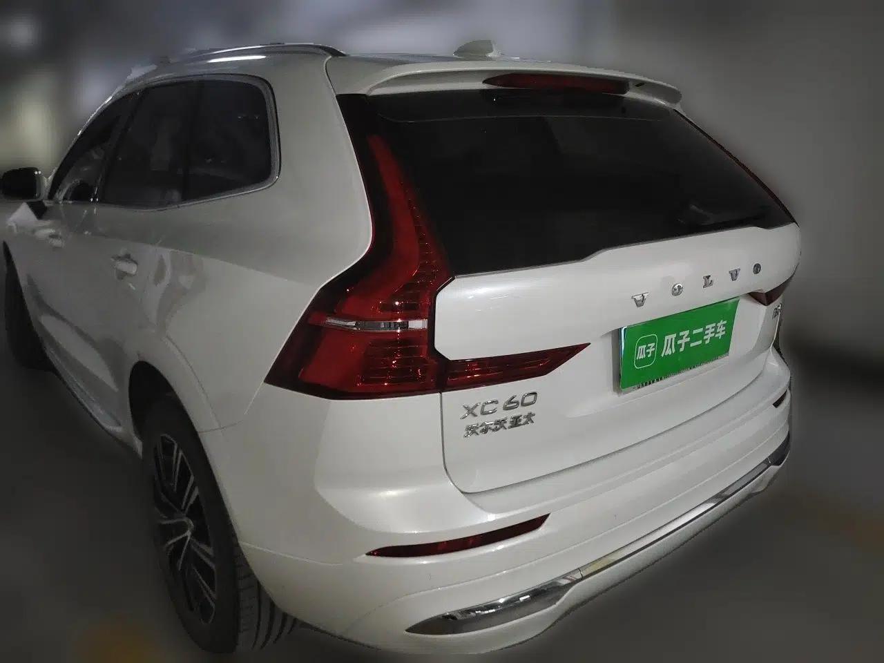 Volvo XC60 2022 B5 4x4 Smart Luxury Edition — миниатюра 4
