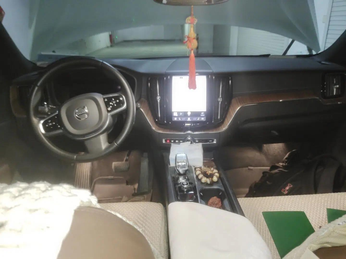 Volvo XC60 2022 B5 4x4 Smart Luxury Edition — миниатюра 9