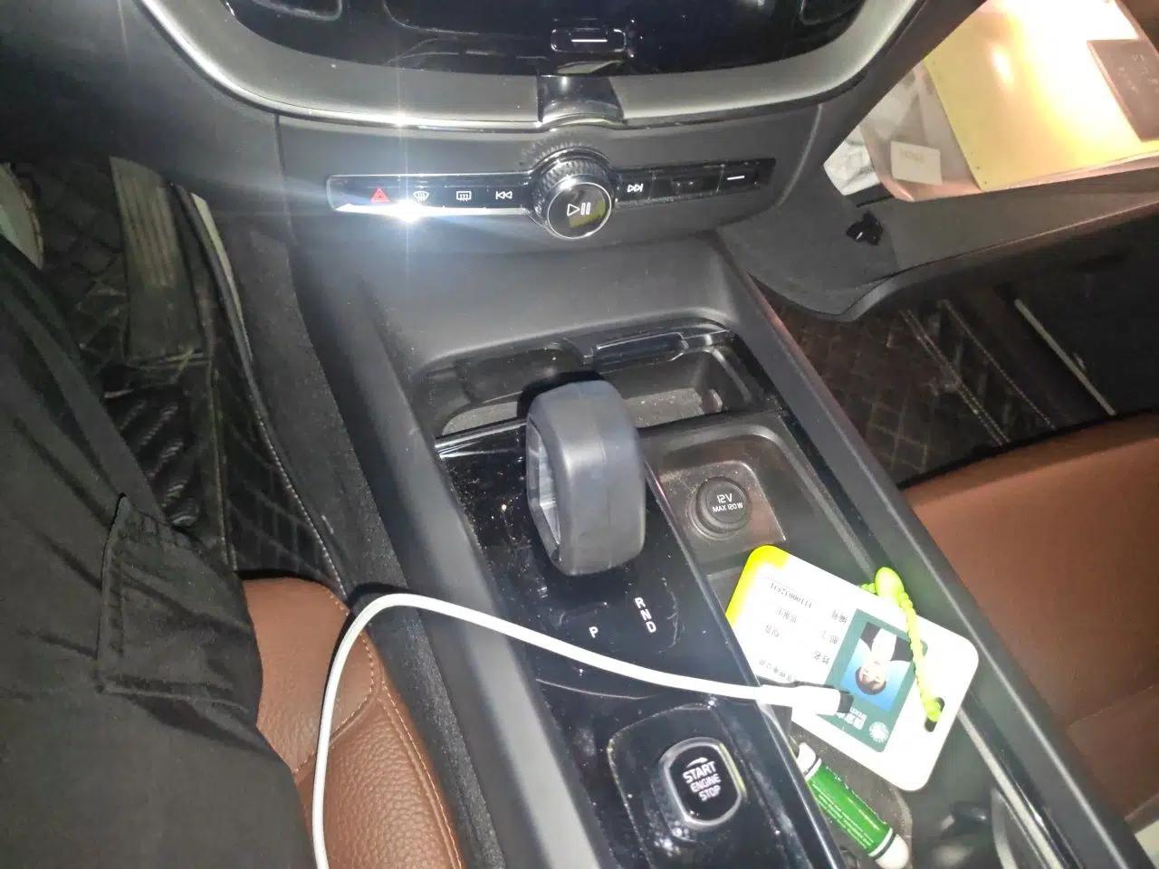 Volvo XC60 2023 B5 4x4 Smart Luxury Edition — миниатюра 14