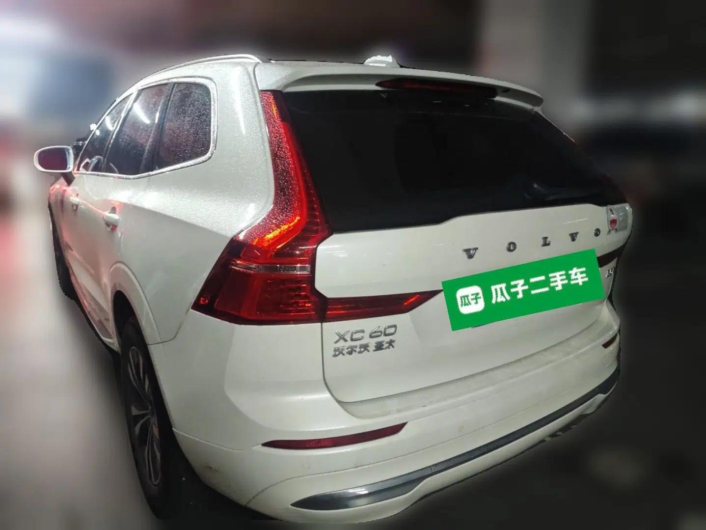 Volvo XC60 2023 B5 4x4 Smart Luxury Edition — миниатюра 4