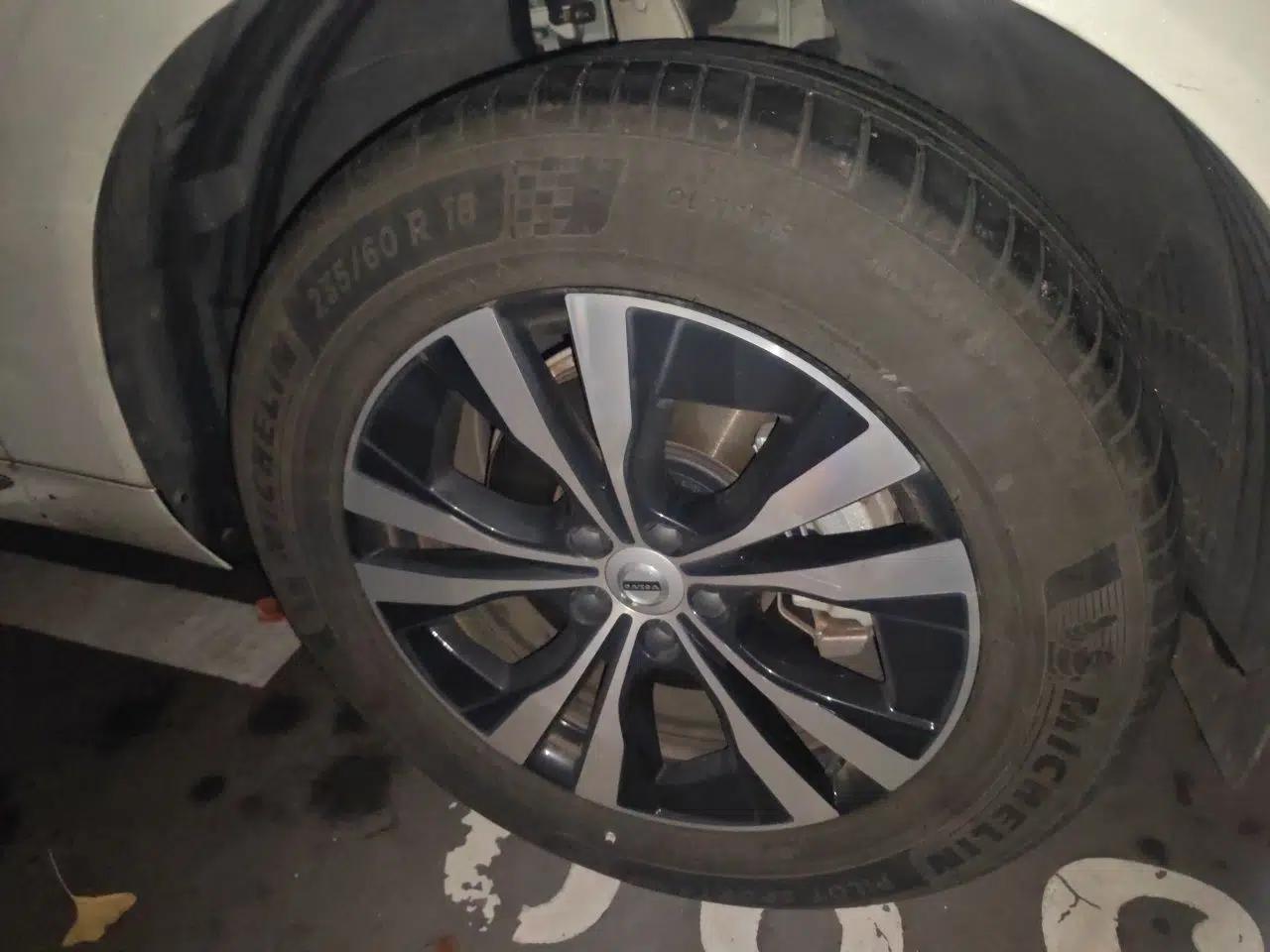 Volvo XC60 2023 B5 4x4 Smart Luxury Edition — миниатюра 8