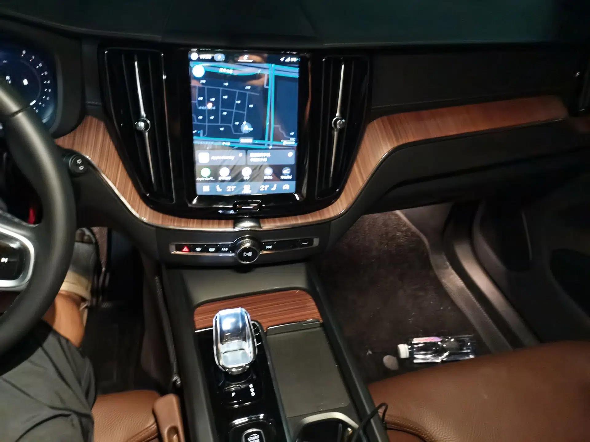 Volvo XC60 2025 B5 Four-Wheel Drive Smart & Advanced Luxury Edition — миниатюра 13