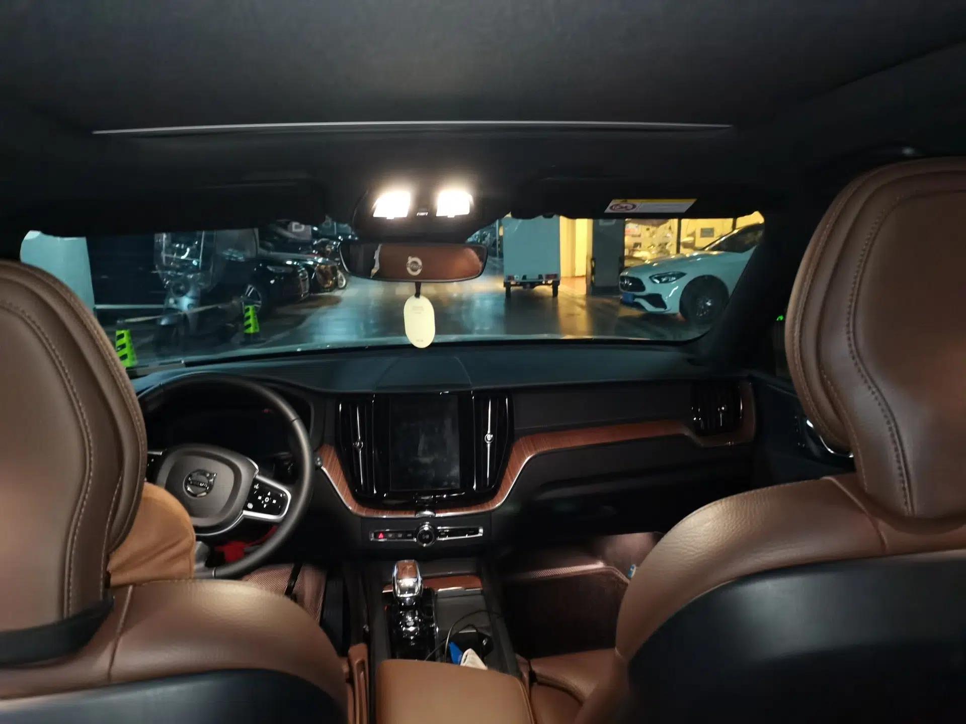 Volvo XC60 2025 B5 Four-Wheel Drive Smart & Advanced Luxury Edition — миниатюра 18
