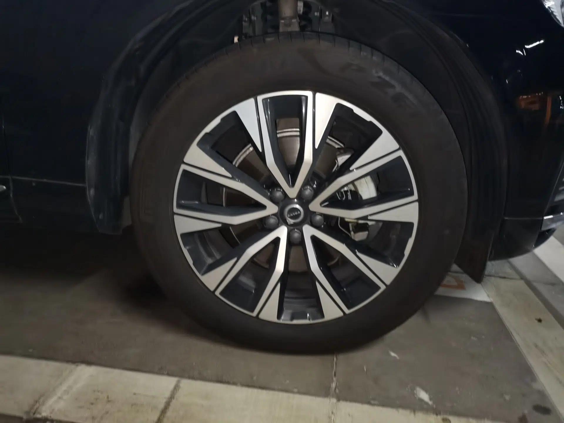 Volvo XC60 2025 B5 Four-Wheel Drive Smart & Advanced Luxury Edition — миниатюра 8