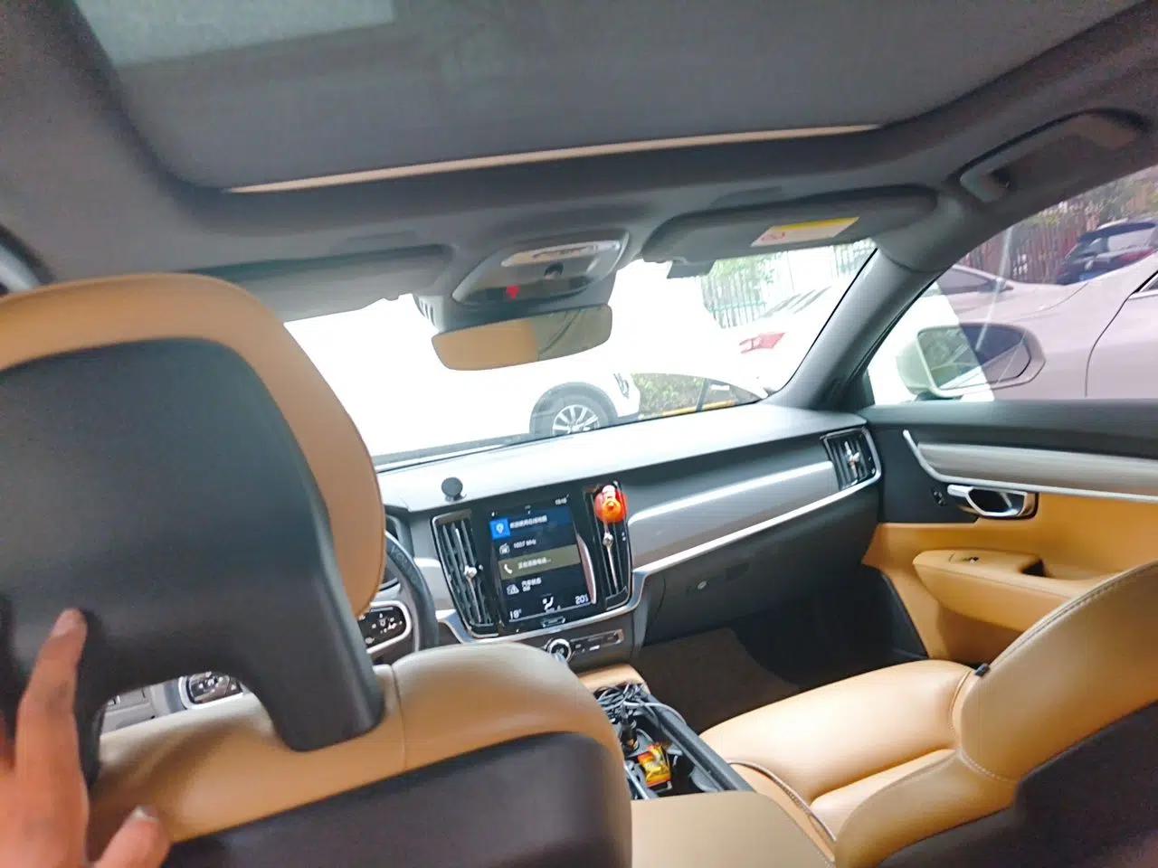 Volvo S90 2017 T4 Zhiyi Edition — миниатюра 18