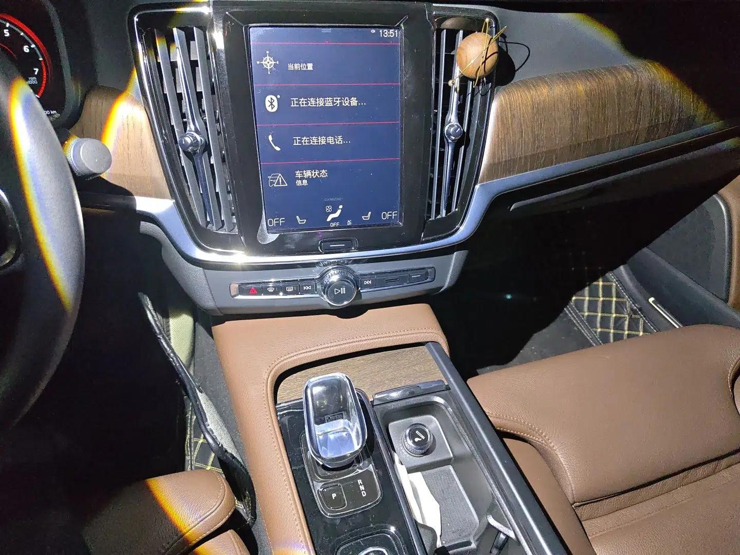Volvo S90 2021 B5 Zhiyuan Luxury Edition — миниатюра 13
