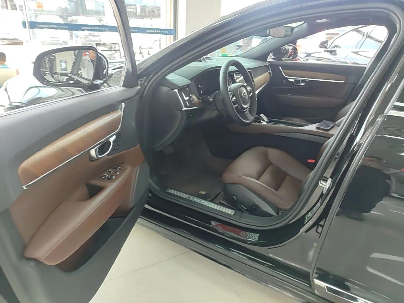 Volvo S90 2024 B5 Zhiyi Luxury Edition — миниатюра 18