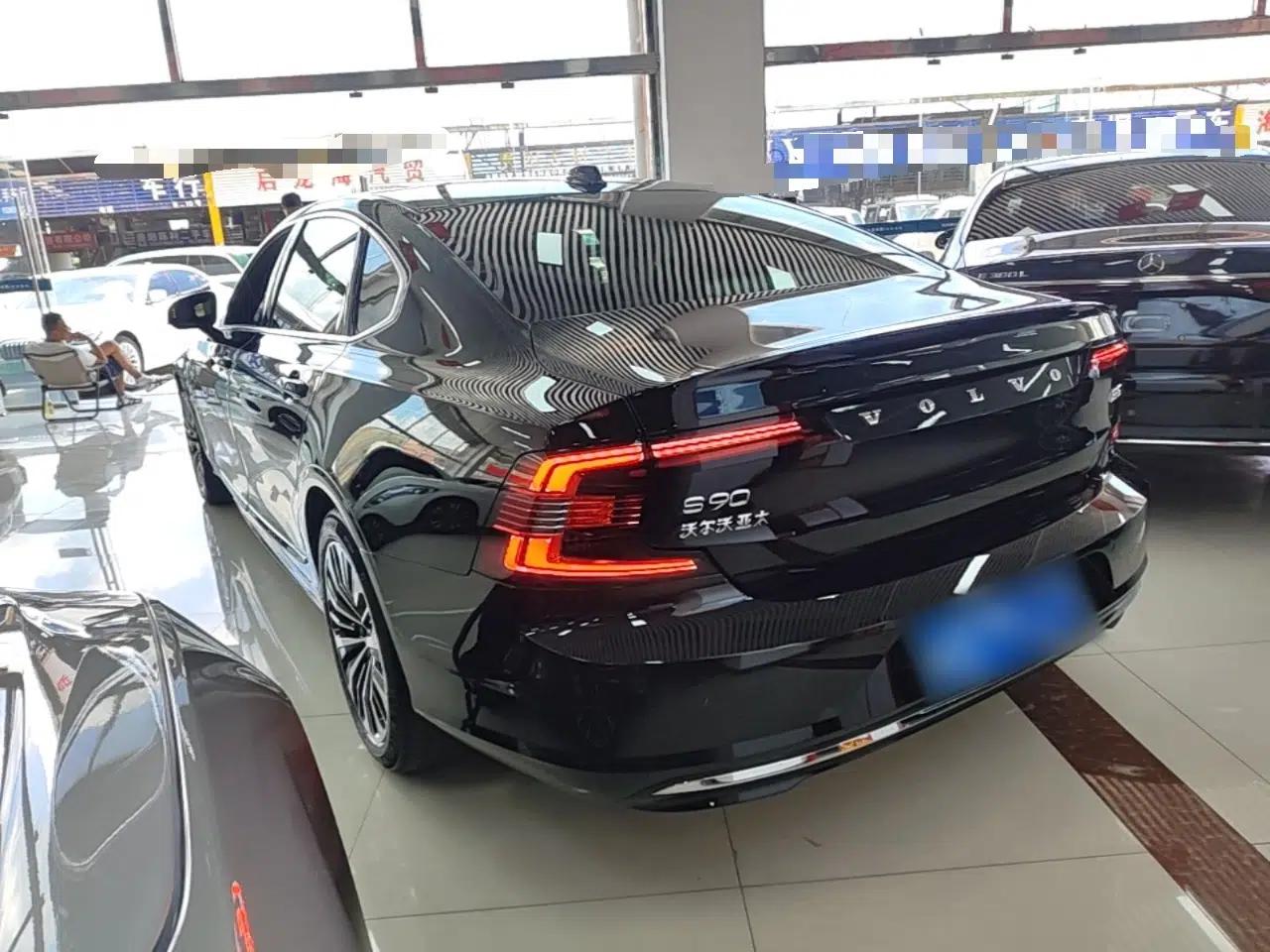 Volvo S90 2024 B5 Zhiyi Luxury Edition — миниатюра 4