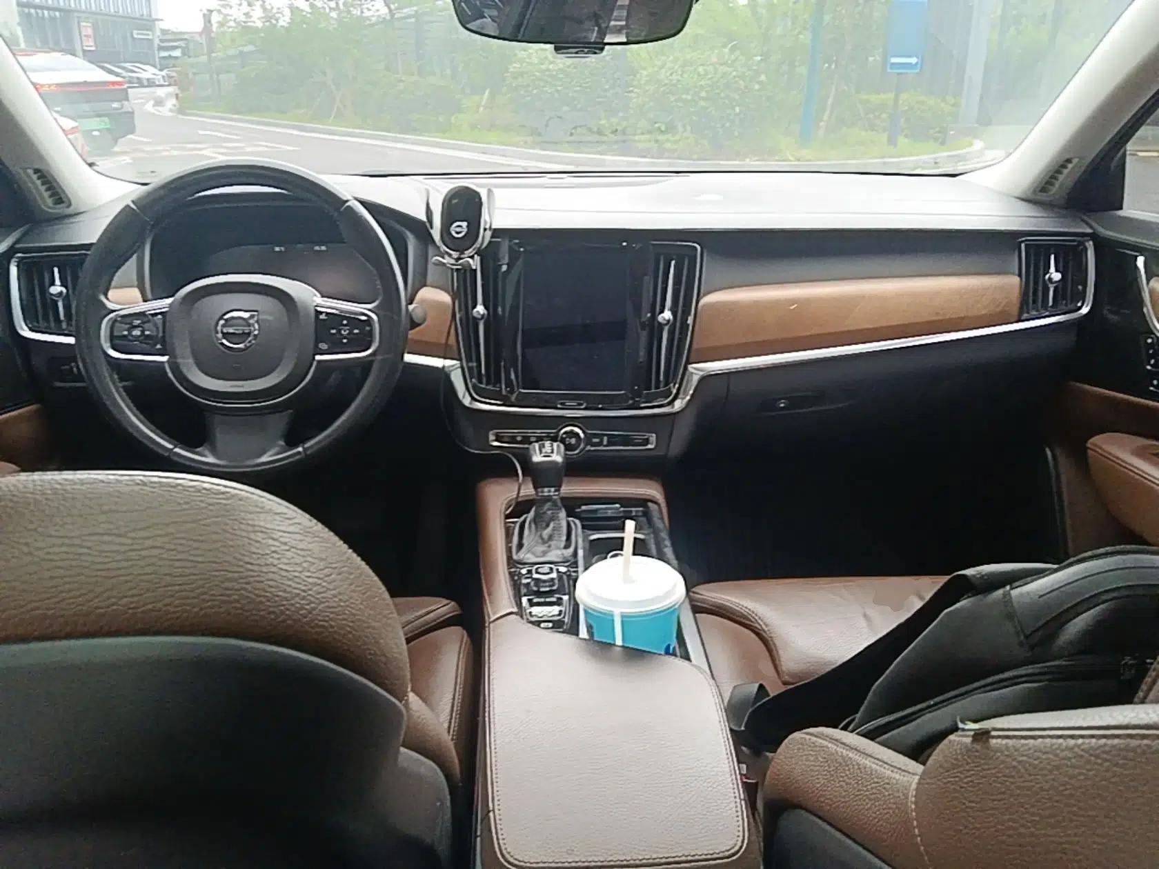 Volvo S90 2020 T5 Zhiyuan Luxury Edition — миниатюра 17