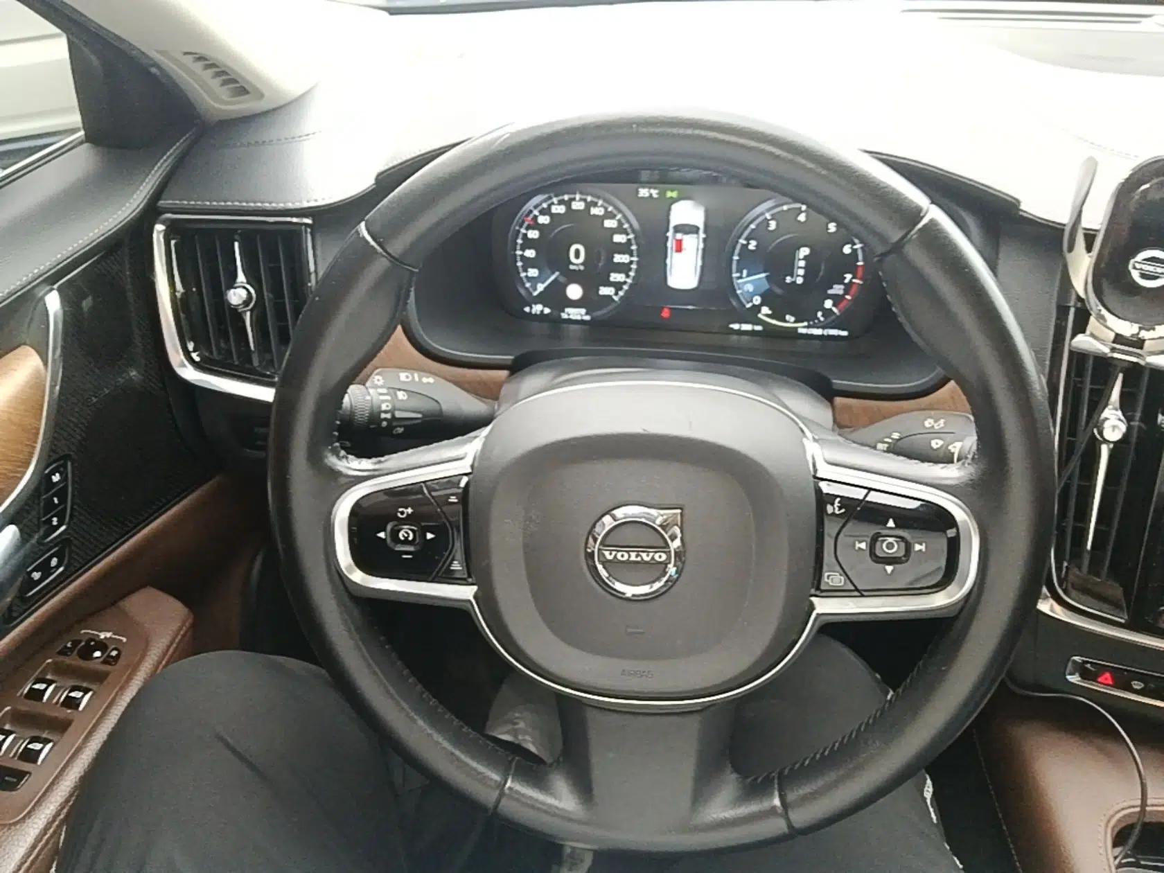 Volvo S90 2020 T5 Zhiyuan Luxury Edition — миниатюра 18