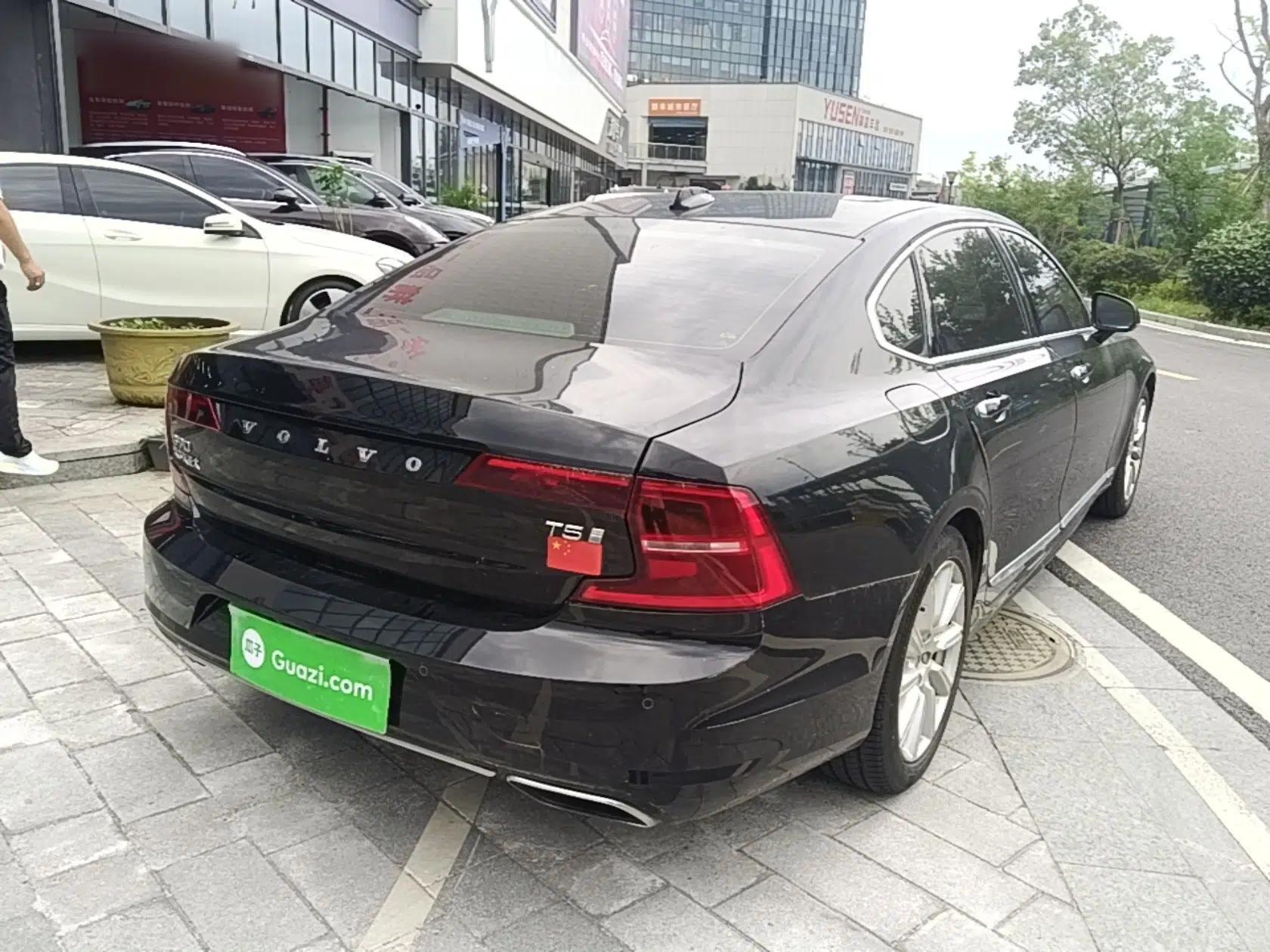 Volvo S90 2020 T5 Zhiyuan Luxury Edition — миниатюра 6