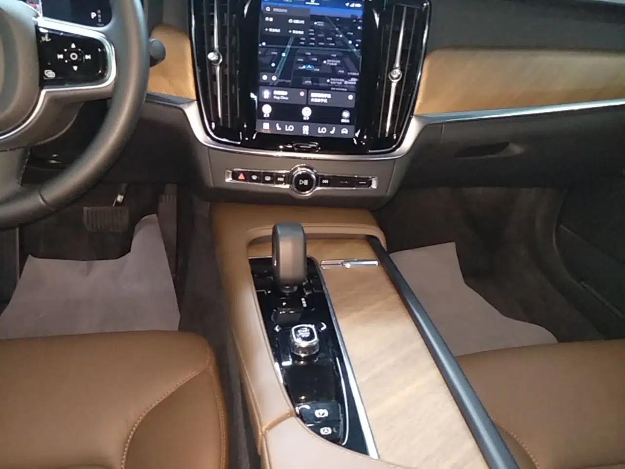 Volvo S90 2025 B5 Zhiyi Luxury Edition — миниатюра 16