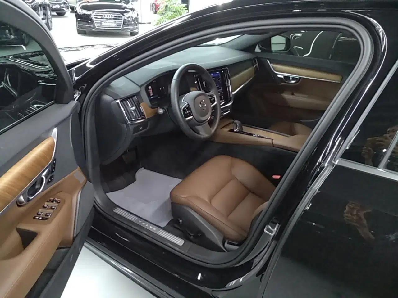 Volvo S90 2025 B5 Zhiyi Luxury Edition — миниатюра 17