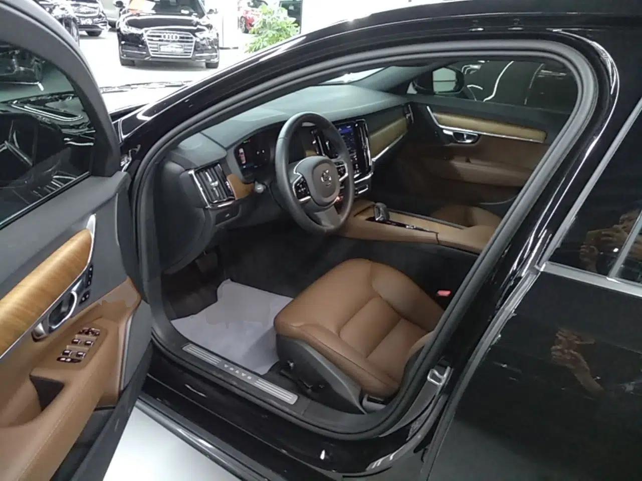 Volvo S90 2025 B5 Zhiyi Luxury Edition — миниатюра 18