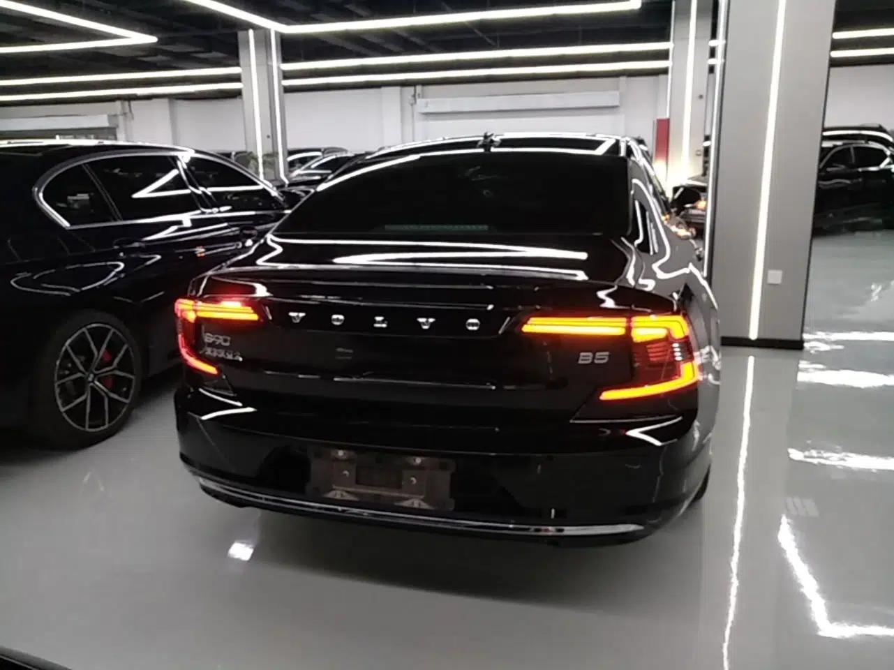 Volvo S90 2025 B5 Zhiyi Luxury Edition — миниатюра 5