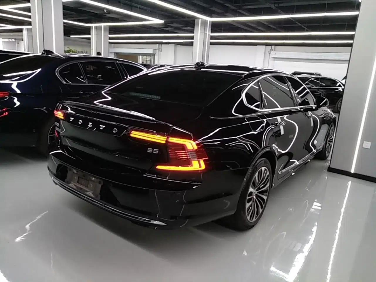 Volvo S90 2025 B5 Zhiyi Luxury Edition — миниатюра 6