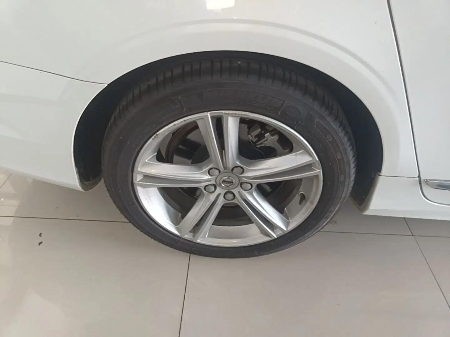 Volvo S90 2019 T5 Zhiyi Edition — миниатюра 11