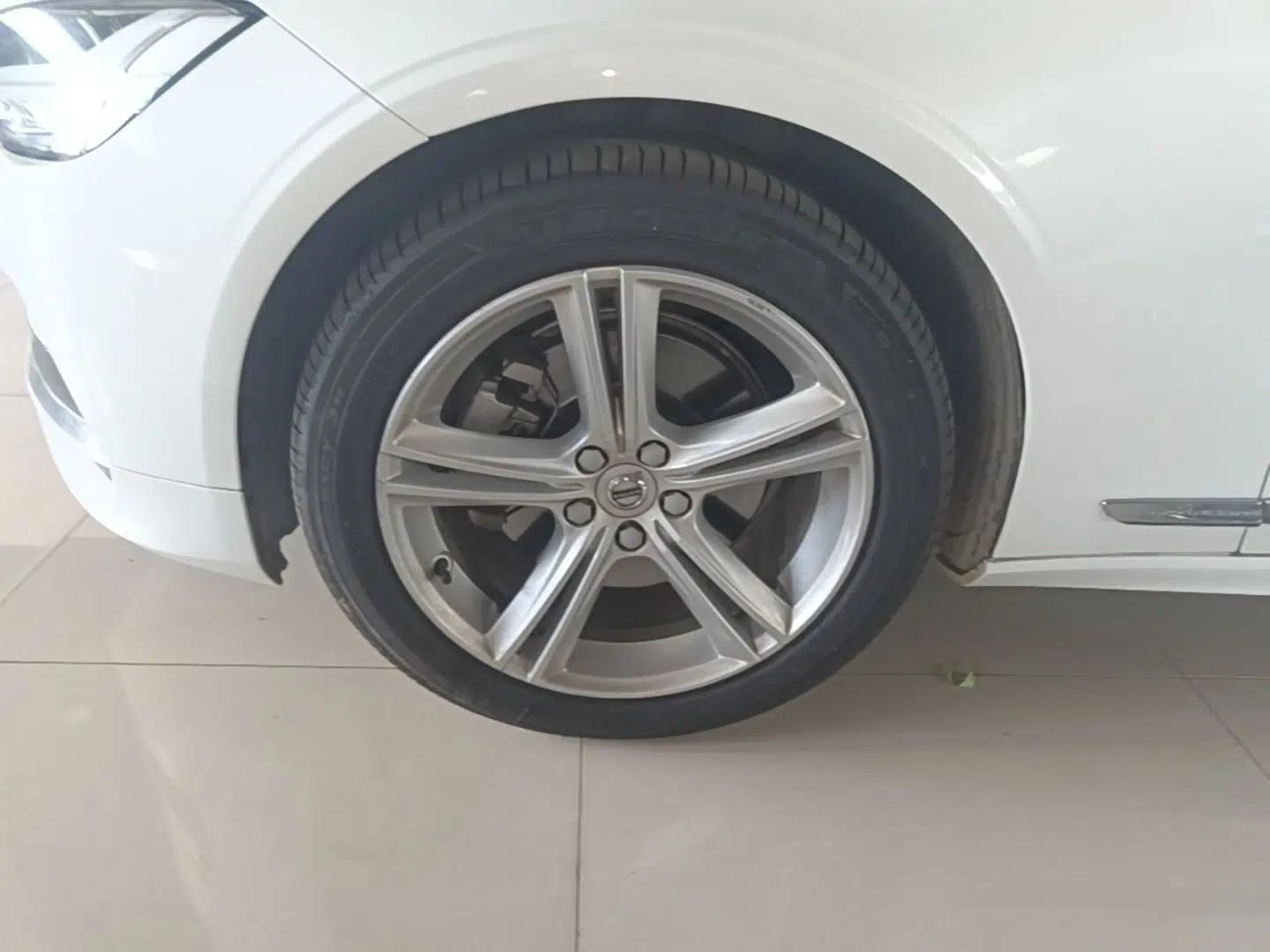 Volvo S90 2019 T5 Zhiyi Edition — миниатюра 10