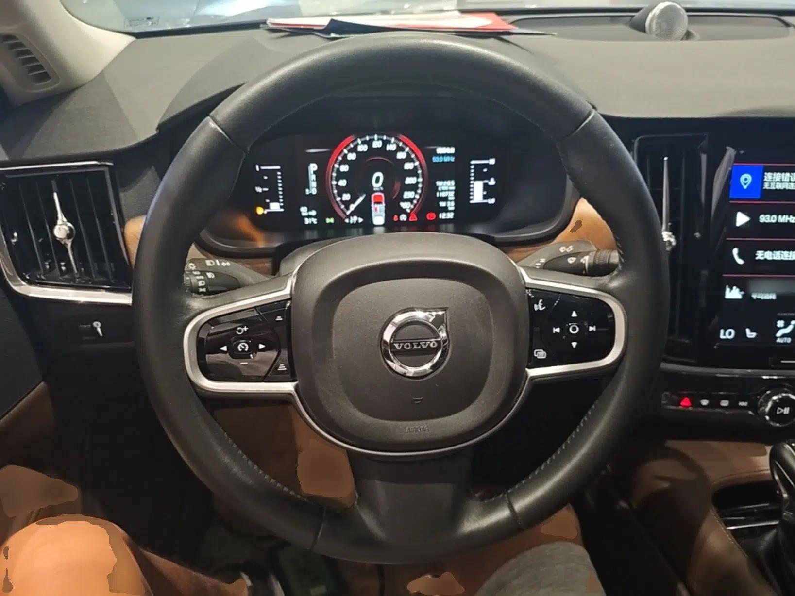 Volvo S90 2019 T5 Zhiyi Edition — миниатюра 13