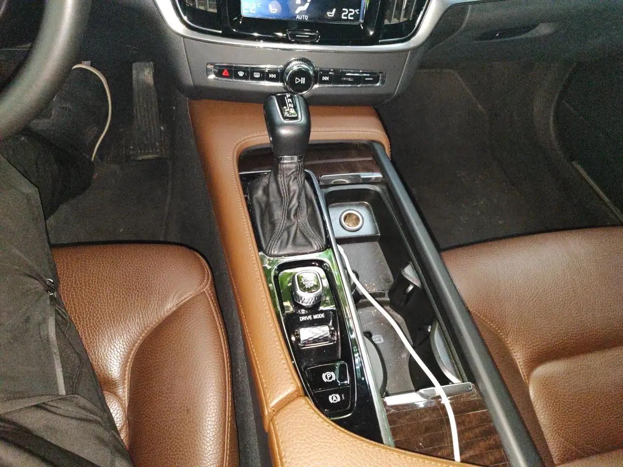 Volvo S90 2018 T5 Zhiyuan Edition — миниатюра 14