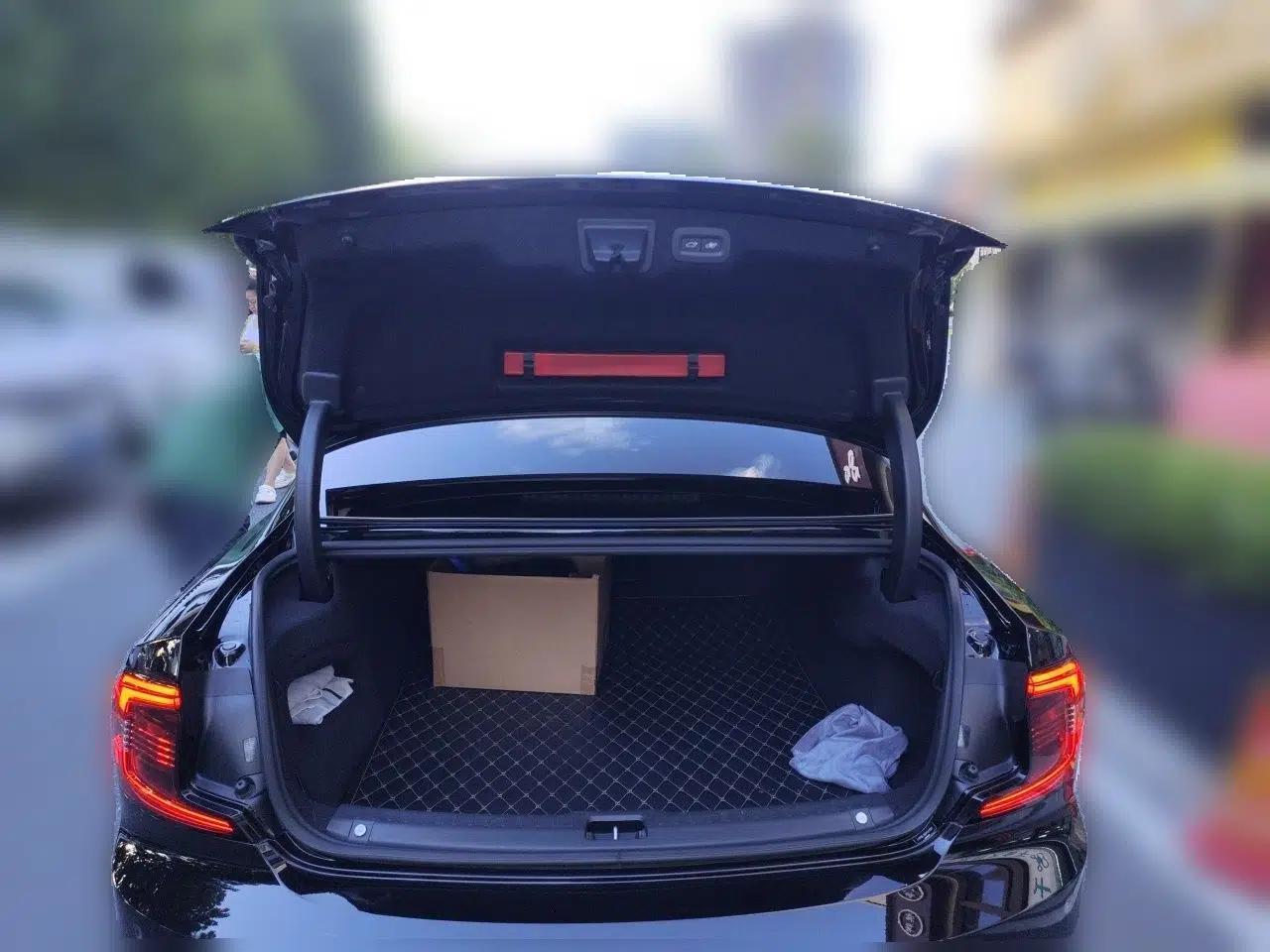 Volvo S90 2023 B5 Zhiyuan Luxury Edition — миниатюра 19