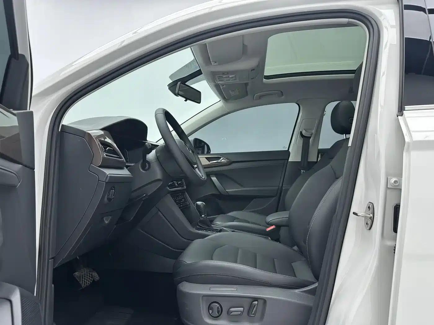 Tharu 2022 280TSI 2WD Luxury Edition — миниатюра 5