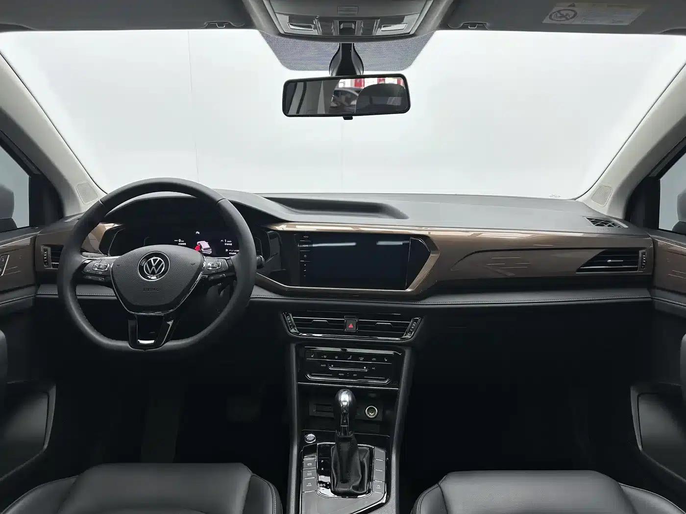 Tharu 2022 280TSI 2WD Luxury Edition — миниатюра 7
