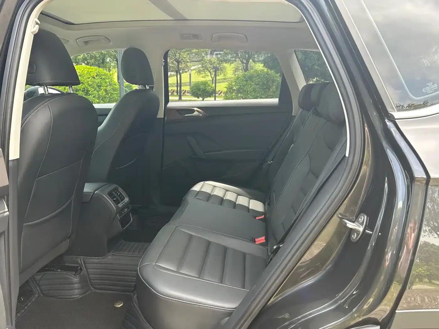 Tharu 2021 280TSI 2WD Luxury Edition PLUS — миниатюра 12
