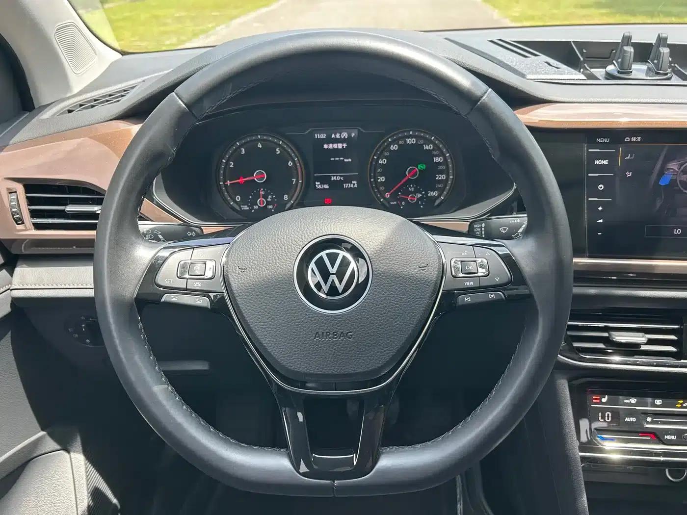 Tharu 2021 280TSI 2WD Luxury Edition PLUS — миниатюра 13