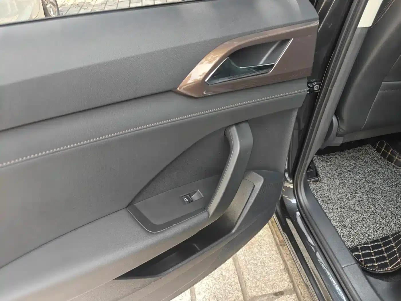 Tharu 2022 280TSI 2WD Luxury Edition — миниатюра 17