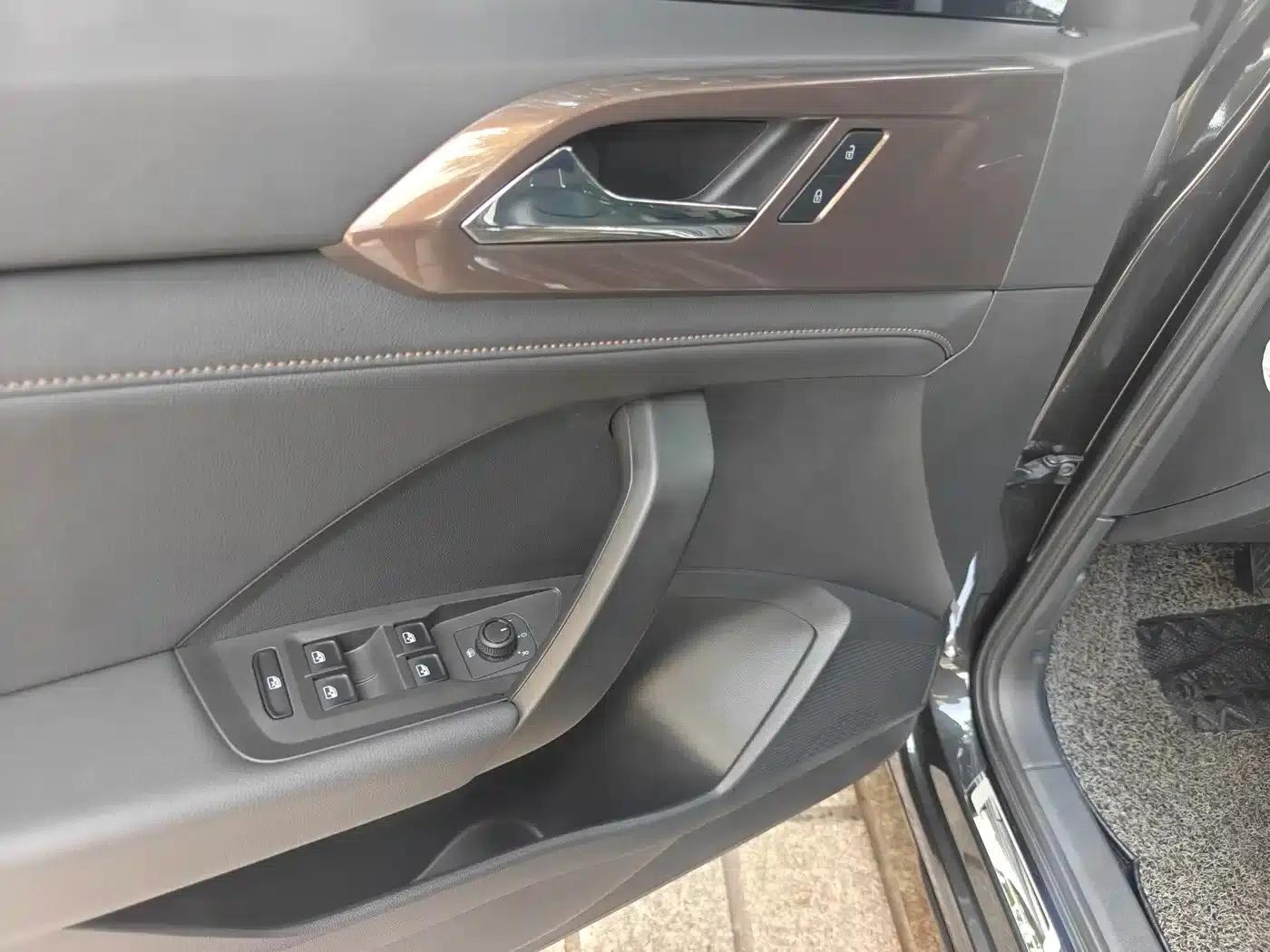 Tharu 2022 280TSI 2WD Luxury Edition — миниатюра 9