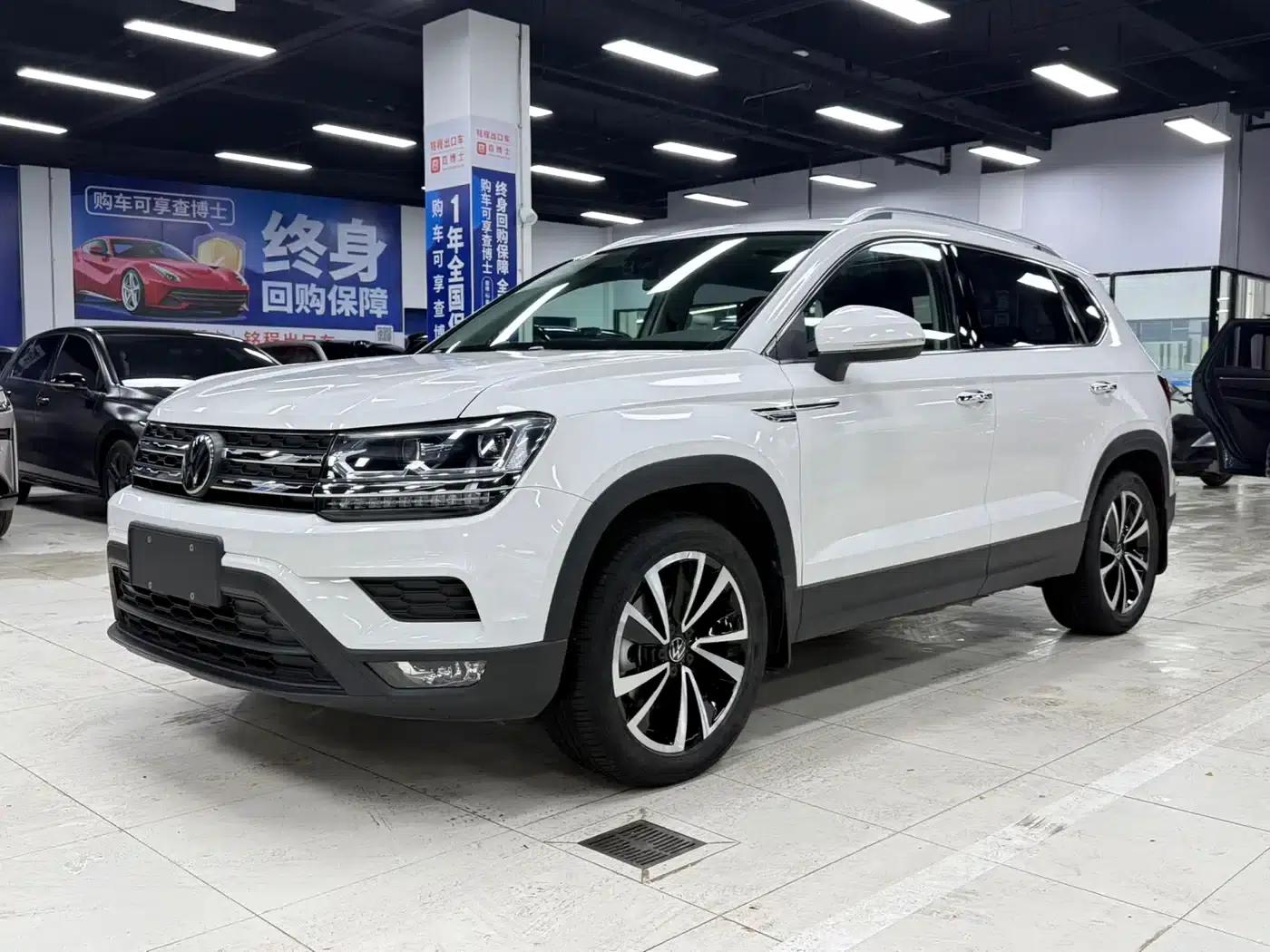 Tharu 2022 280TSI 2WD Luxury Edition — миниатюра 1
