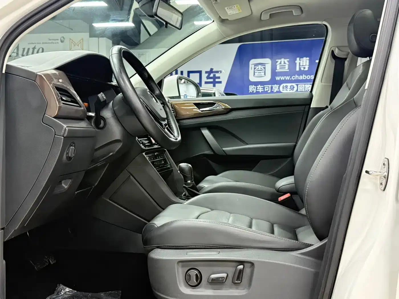 Tharu 2022 280TSI 2WD Luxury Edition — миниатюра 17