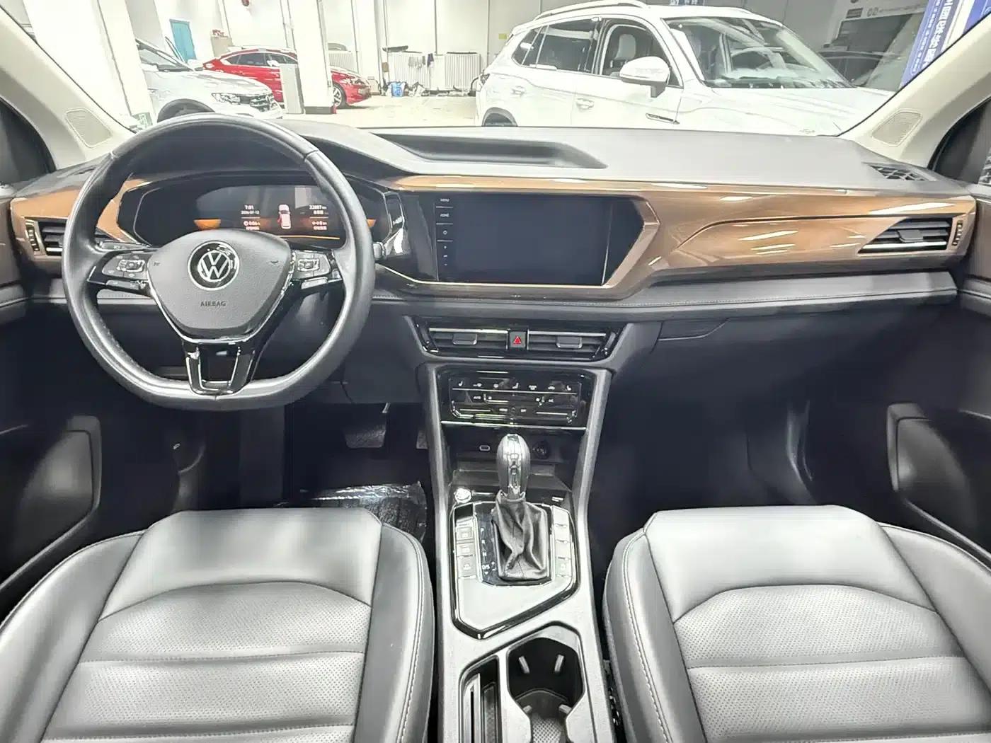 Tharu 2022 280TSI 2WD Luxury Edition — миниатюра 20