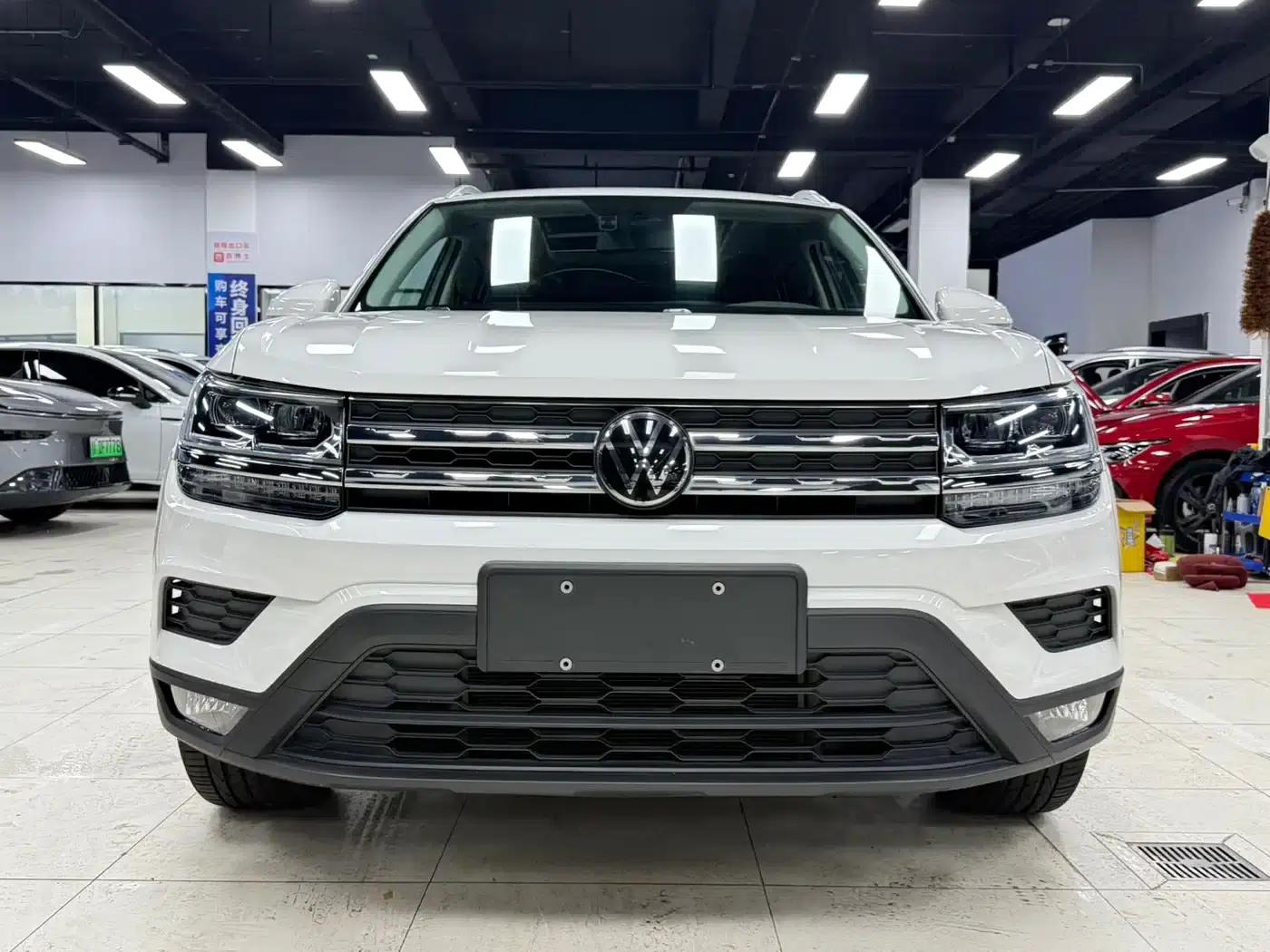 Tharu 2022 280TSI 2WD Luxury Edition — миниатюра 3