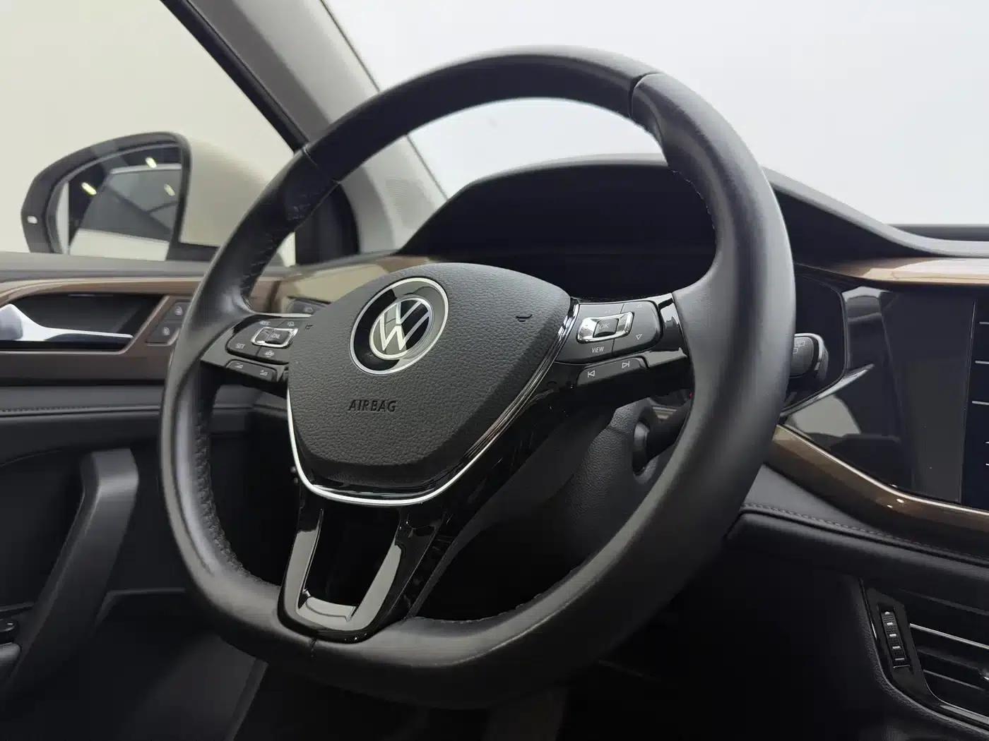 Tharu 2021 280TSI 2WD Luxury Edition — миниатюра 12