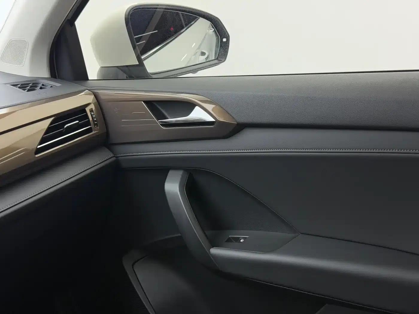 Tharu 2021 280TSI 2WD Luxury Edition — миниатюра 14