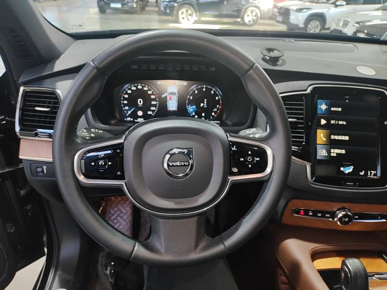 Volvo XC90 2021 B6 Zhiyi Luxury Edition 7-Seater — миниатюра 18