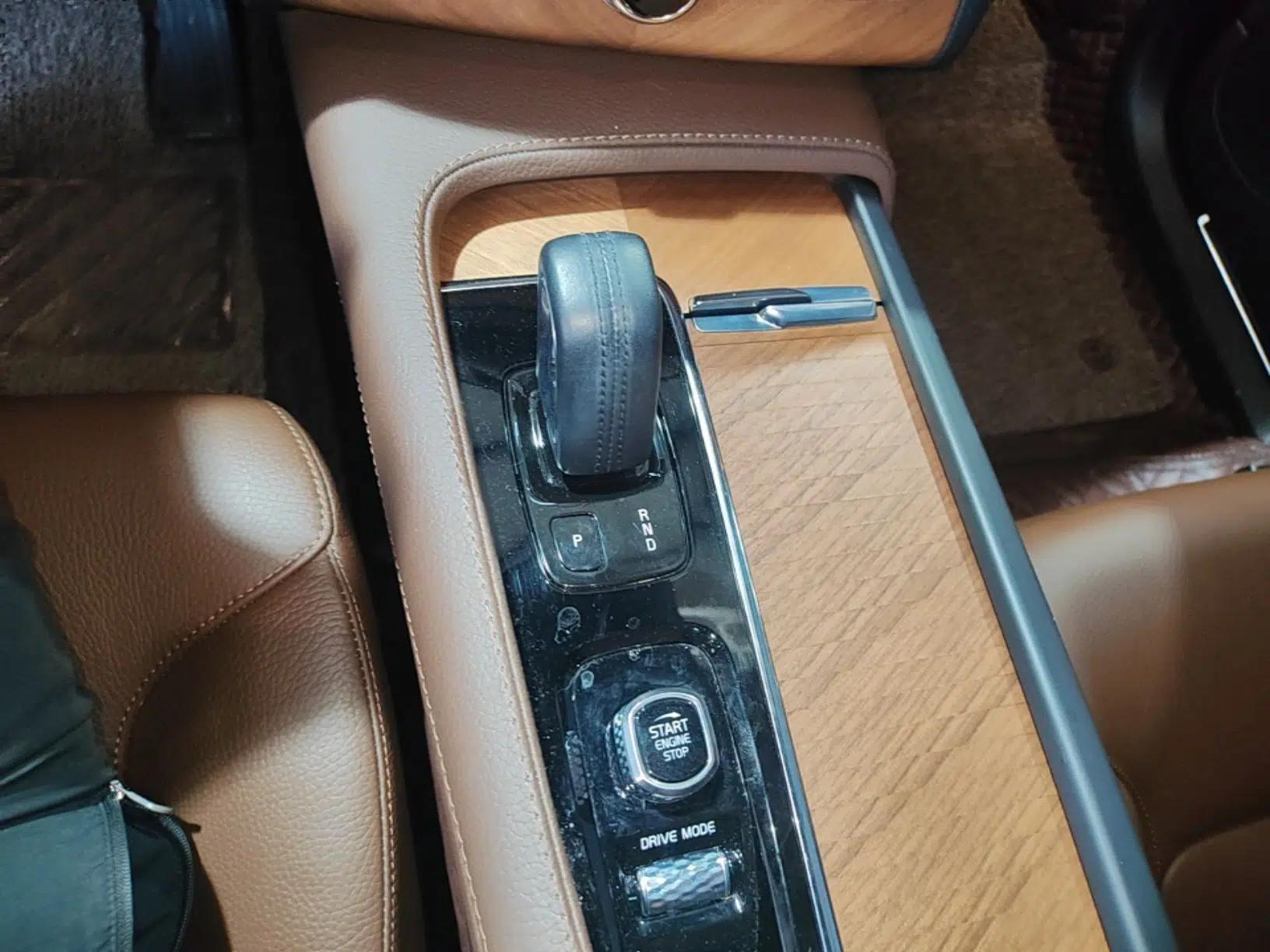 Volvo XC90 2021 B6 Zhiyi Luxury Edition 7-Seater — миниатюра 21