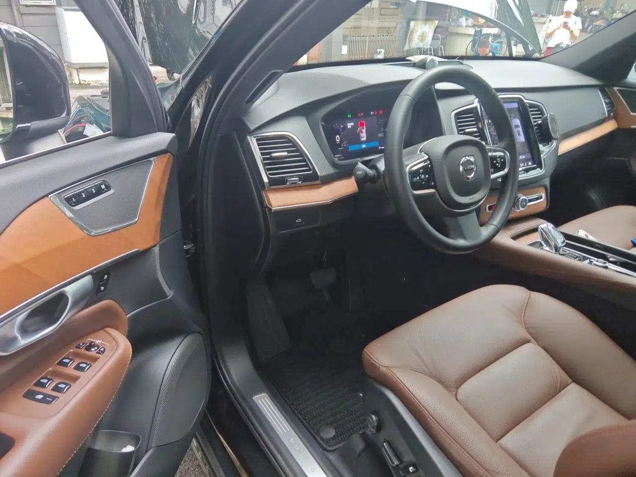 Volvo XC90 2024 B6 Zhiyi Luxury 7-Seater — миниатюра 16