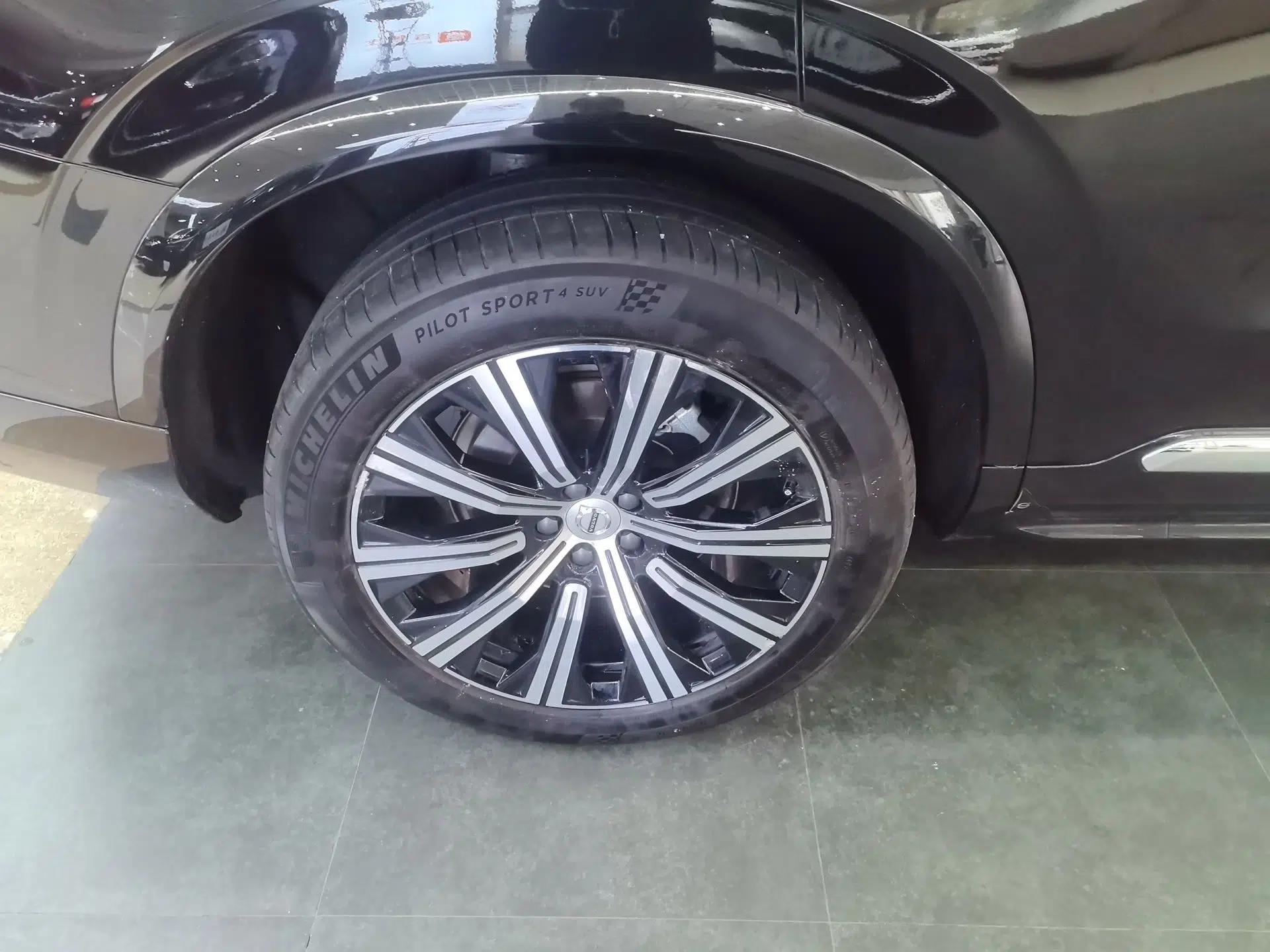 Volvo XC90 2024 B5 SmartDrive Luxury Edition 5 Seats — миниатюра 16