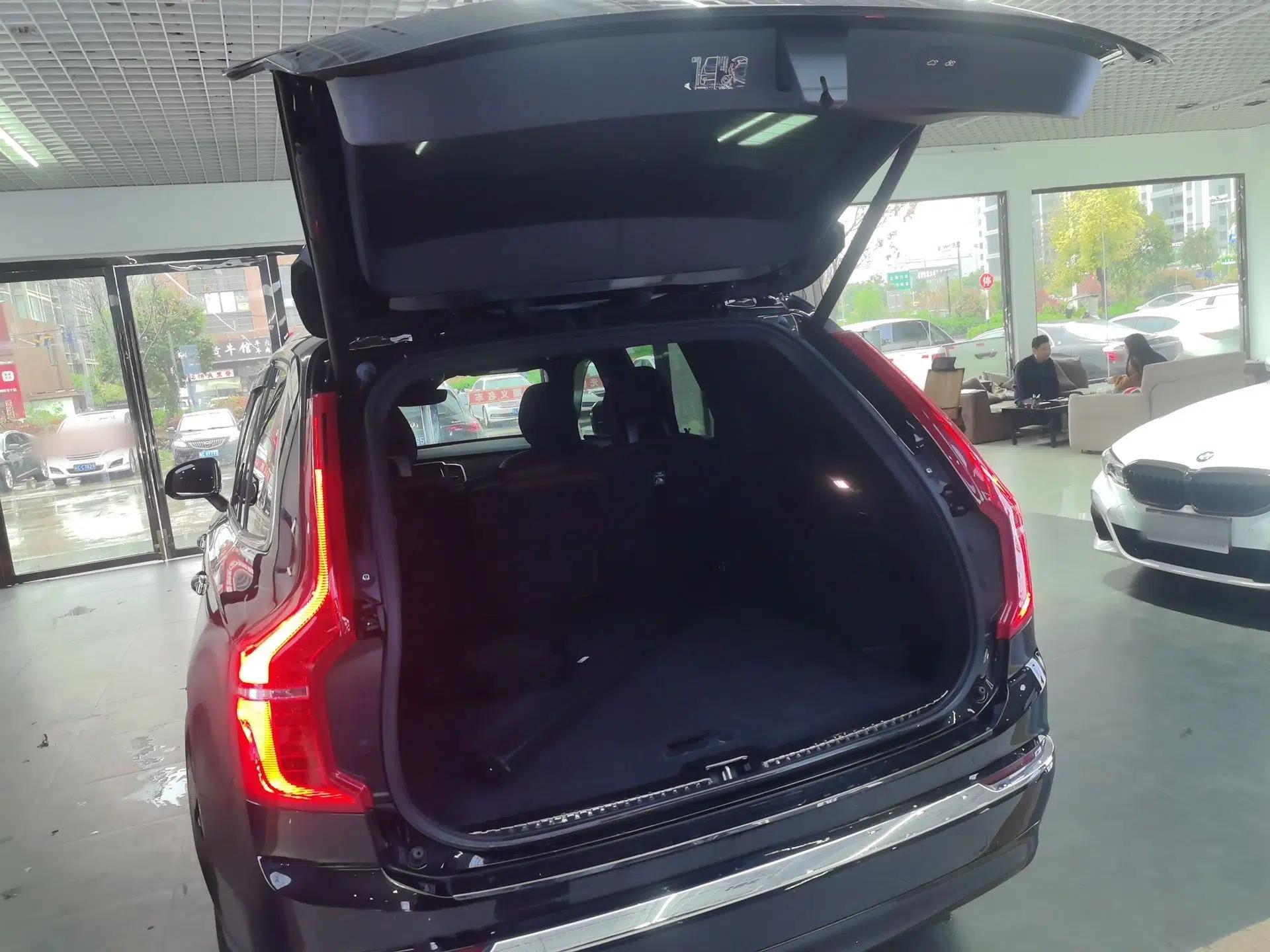 Volvo XC90 2024 B5 SmartDrive Luxury Edition 5 Seats — миниатюра 27
