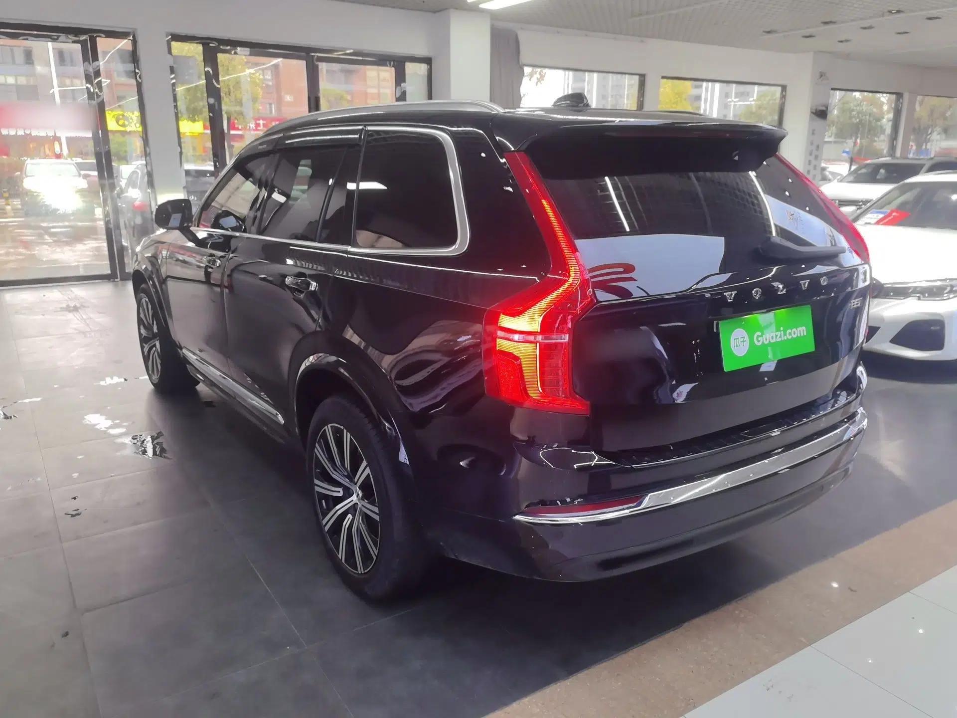 Volvo XC90 2024 B5 SmartDrive Luxury Edition 5 Seats — миниатюра 4