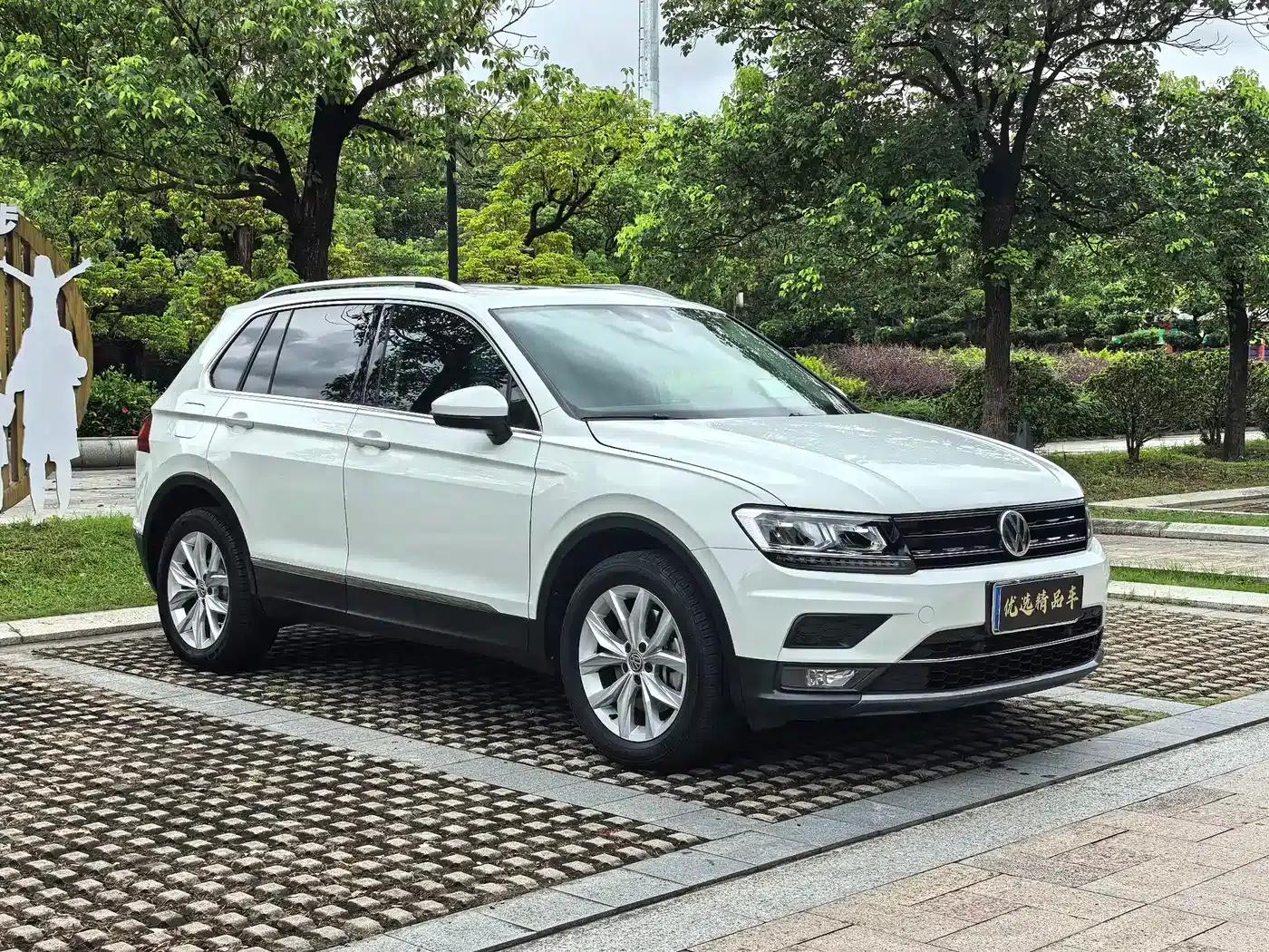 2018 Tiguan 330TSI AWD Elite Edition — миниатюра 3