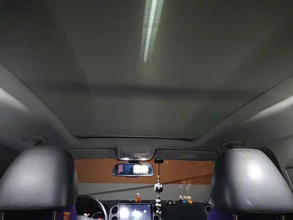 2013 Volkswagen Tiguan 1.8TSI Automatic 2WD Comfort Edition — миниатюра 14