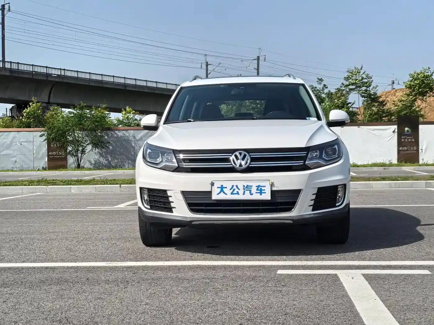 Tiguan 2015 1.8TSI Automatic 2WD Luxury — миниатюра 2