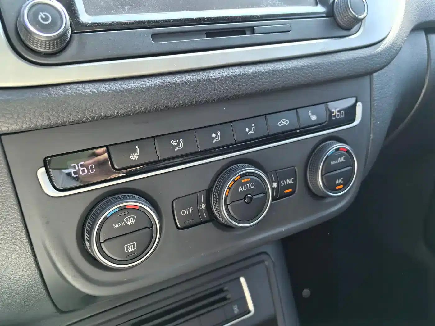 Tiguan 2015 1.8TSI Automatic 2WD Luxury — миниатюра 6