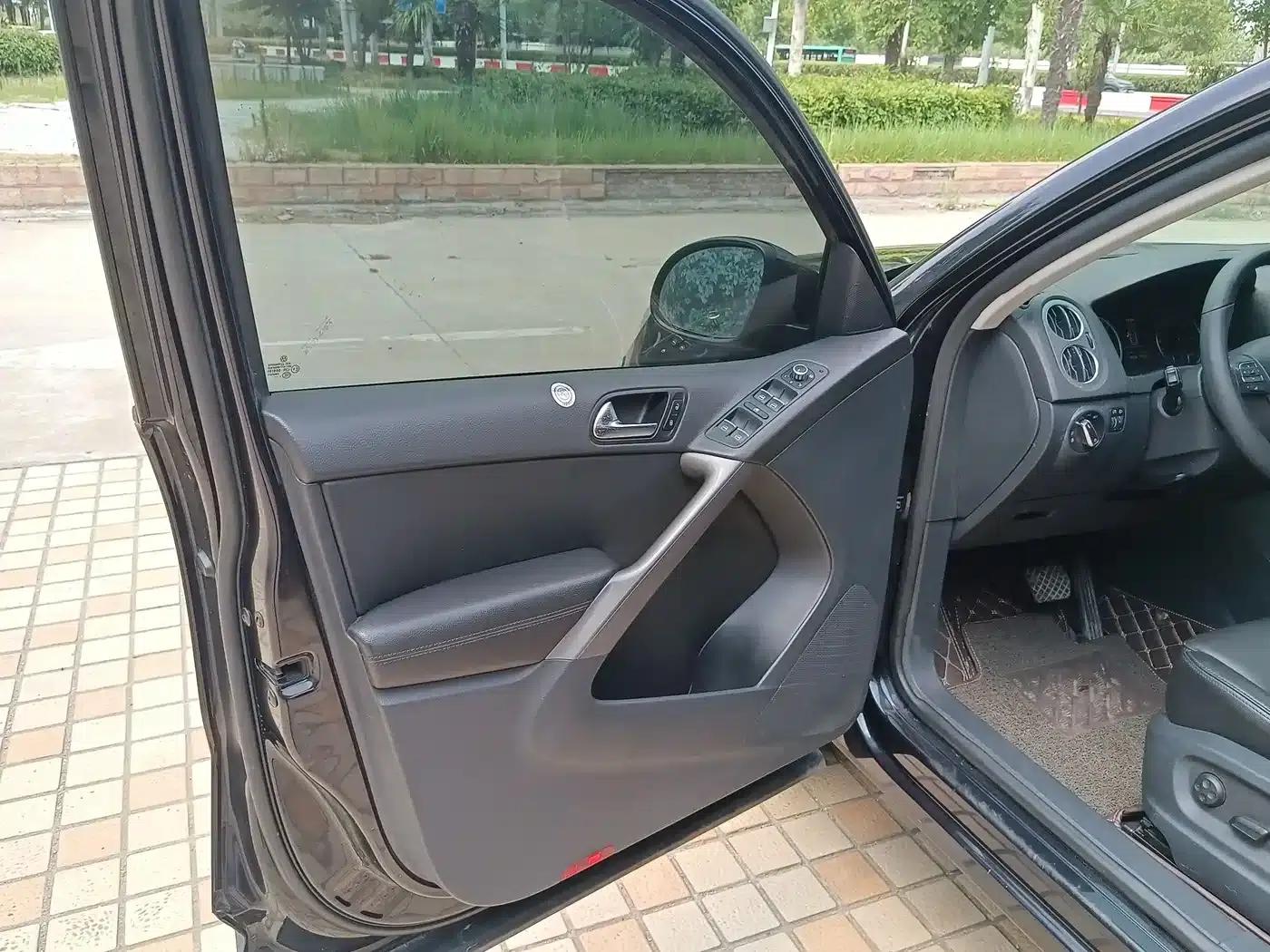 Tiguan 2010 1.8TSI Automatic 4WD Fashion Edition — миниатюра 12