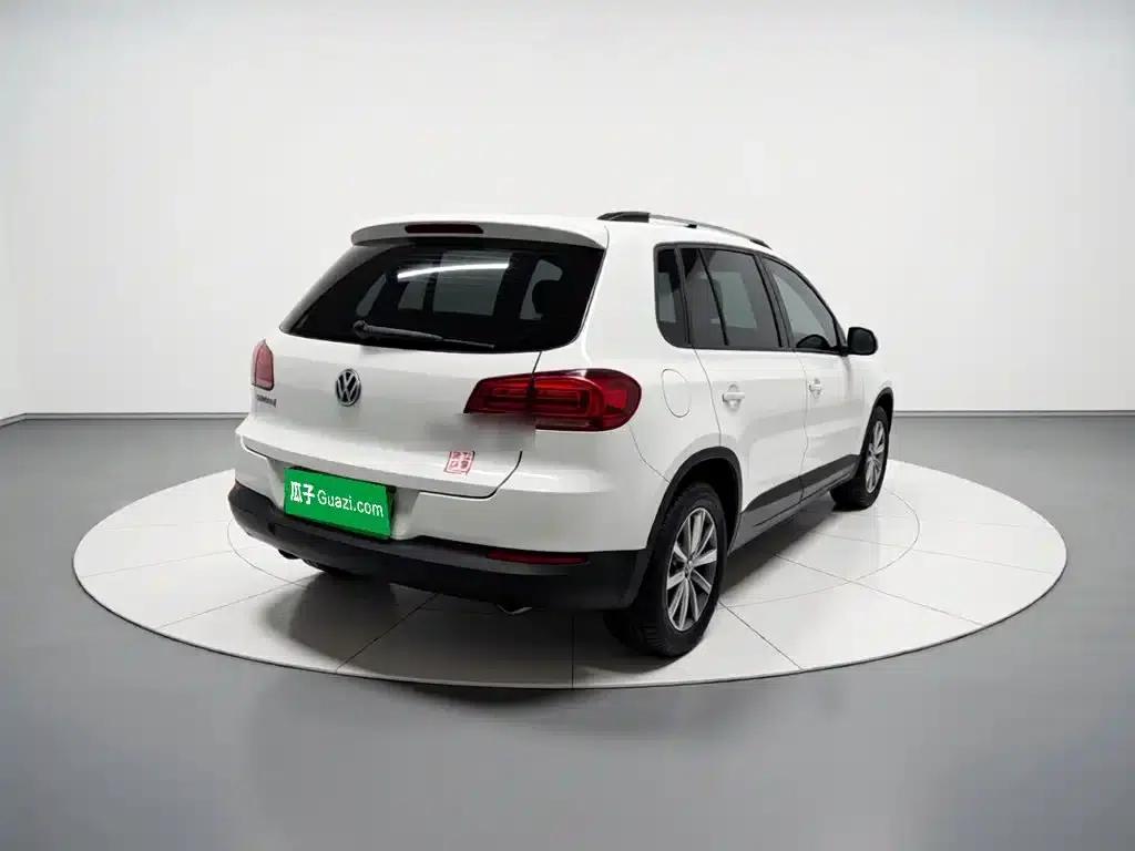 2015 Volkswagen Tiguan 1.8TSI Automatic 2WD Comfort Edition — миниатюра 4