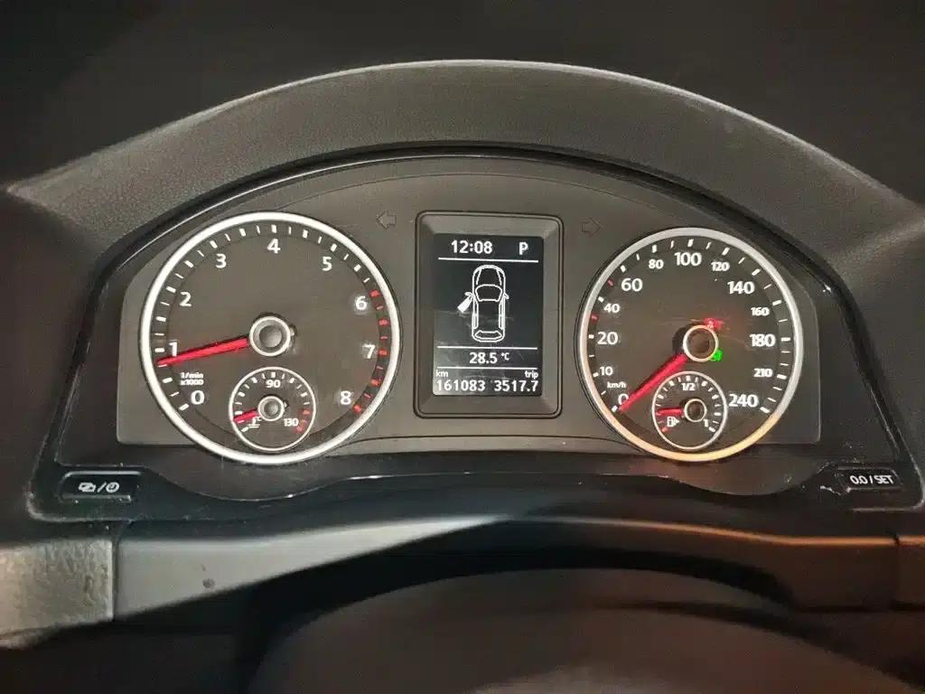 2015 Volkswagen Tiguan 1.8TSI Automatic 2WD Comfort Edition — миниатюра 7